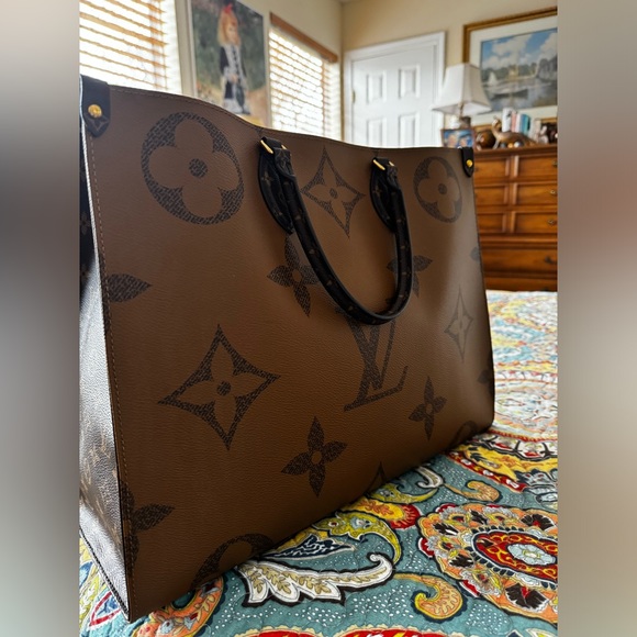 Louis Vuitton Tote Bag “On the Go Gm” For Sale - Picture 10 of 11